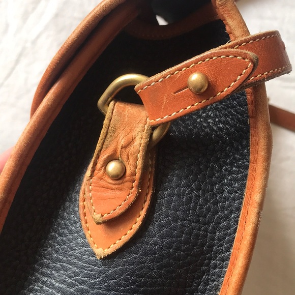 Vintage Dooney and Bourke Navy Leather Crossbody - Picture 3 of 8